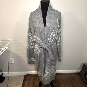 a loves a Cardigan EUC M